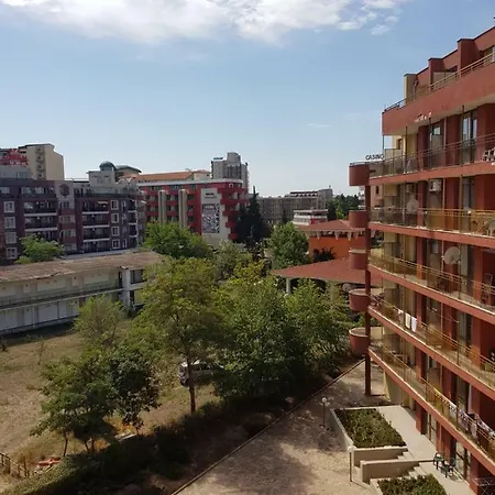 в4-3, Ashton Hall *