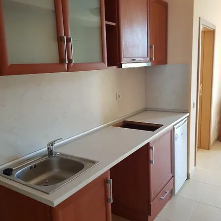 в4-3, Ashton Hall Sunny Beach